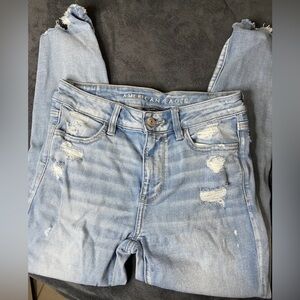American Eagle Outfitters Women's Light Wash Distressed Cropped Jeans